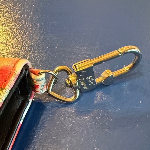 Betsey Johnson Pink Fold Card Case Bifold Wallet Swivel Clp with Keychain - Picture 2 of 8